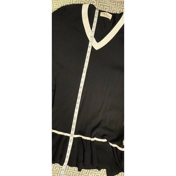 Selfie Couture Black Short Sleeve V-Neck Dress White Trim Pleated Hem Sz M - Picture 8 of 9